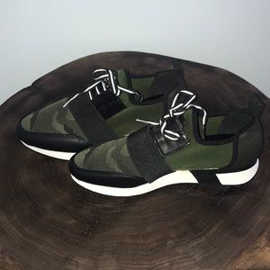 Steve Madden Antics Jogger Sneakers